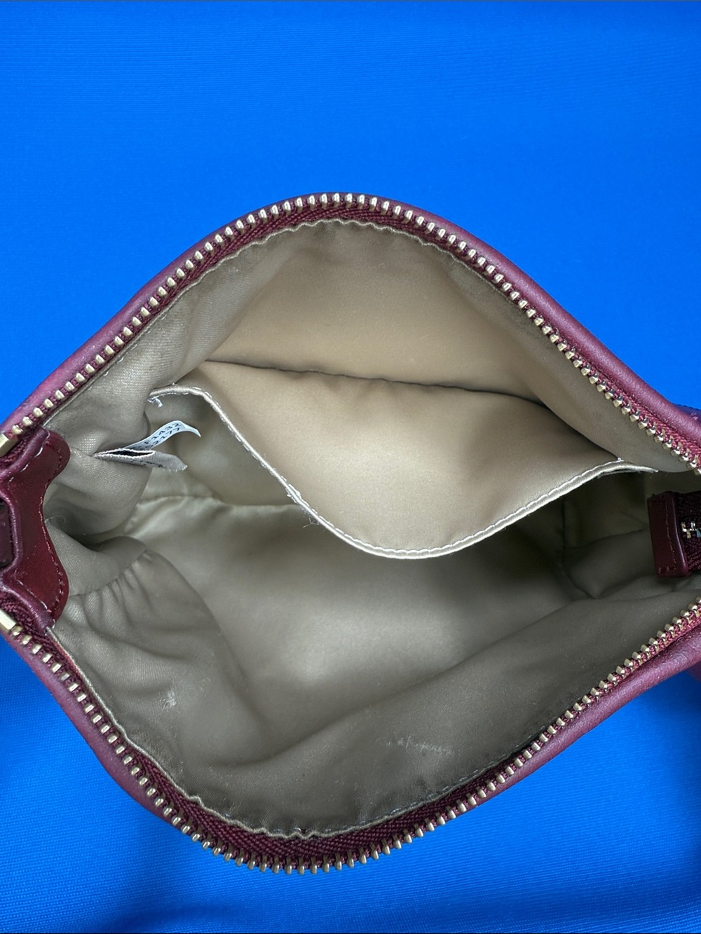 GORGEOUS COACH NEW YORK CRIMSON COLETTE CROSSBODY / SWINGPACK / SHOULDER BAG - Picture 16 of 17